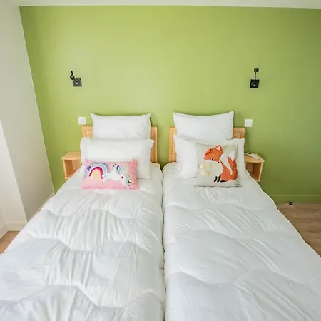 Le Commodore Maison Avec Piscine/parking/wifi/plages 5kms Holiday home