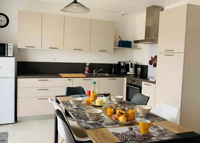 Le Commodore Maison Avec Piscine/parking/wifi/plages 5kms Semesterbostad