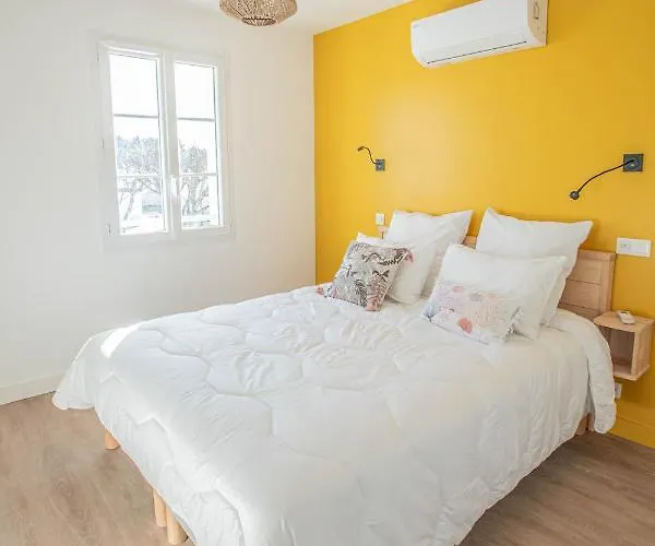 Le Commodore Maison Avec Piscine/parking/wifi/plages 5kms Semesterbostad