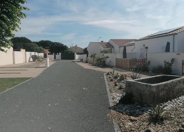 Le Commodore Maison Avec Piscine/parking/wifi/plages 5kms Semesterbostad Les Mathes